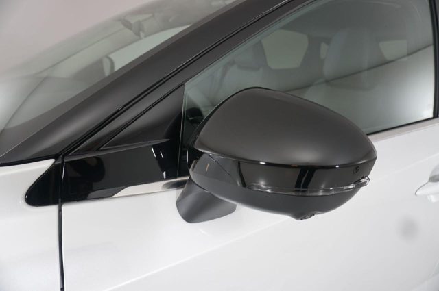 NISSAN Qashqai usata, con Fari LED