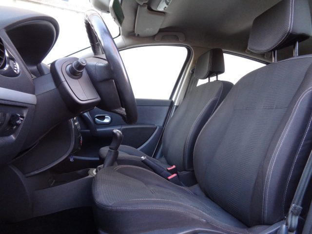 RENAULT Clio usata, con Chiusura centralizzata