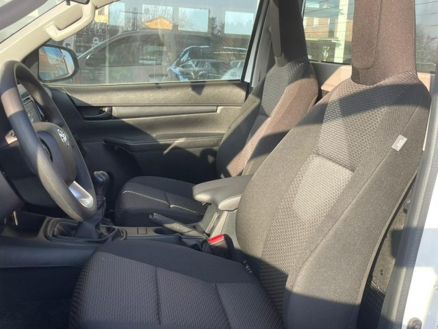 TOYOTA Hilux usata 6