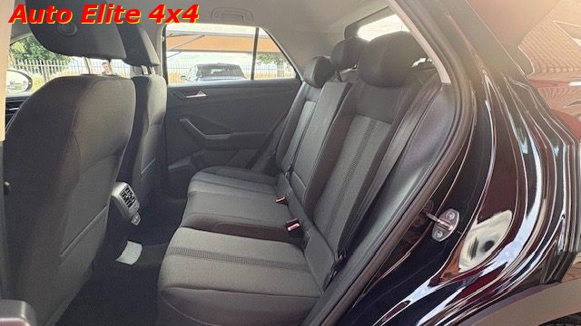 VOLKSWAGEN T-Roc usata, con Cerchi in lega