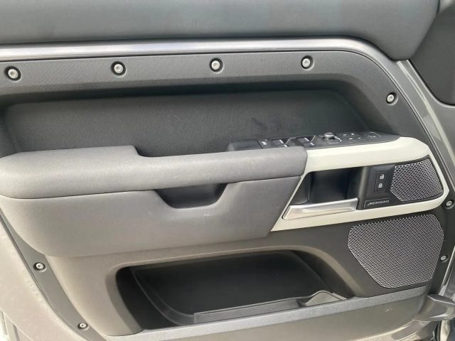 LAND ROVER Defender usata, con Controllo trazione