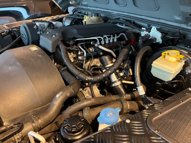 LAND ROVER Defender usata 30