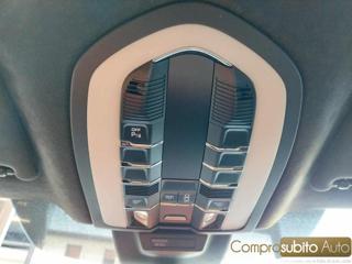 PORSCHE Macan usata, con Airbag testa