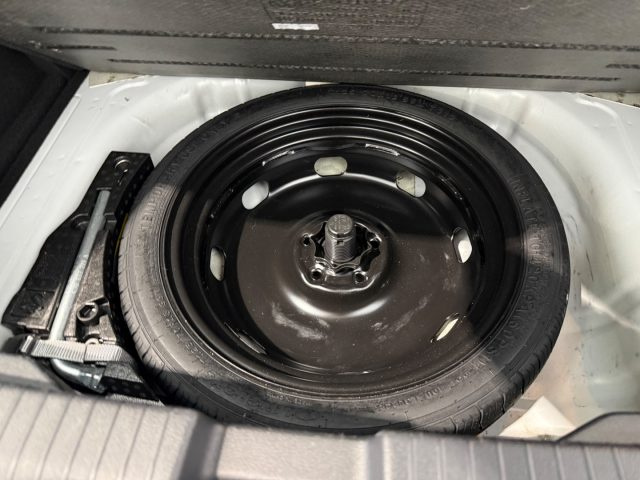 VOLKSWAGEN T-Roc usata 32