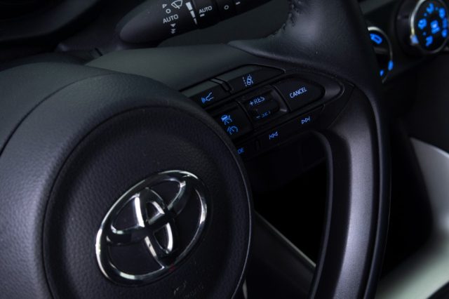 TOYOTA Yaris usata, con Autoradio digitale