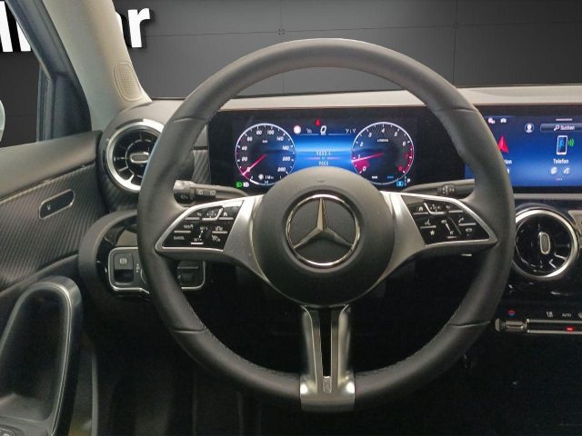 MERCEDES-BENZ A 180 usata, con Controllo automatico clima