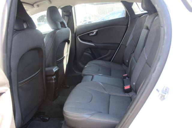 VOLVO V40 Cross Country usata, con Controllo trazione