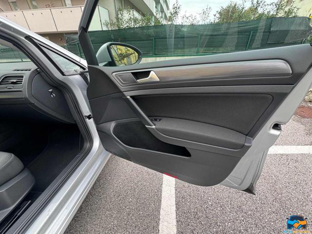 VOLKSWAGEN Golf Variant usata, con Specchietti laterali elettrici