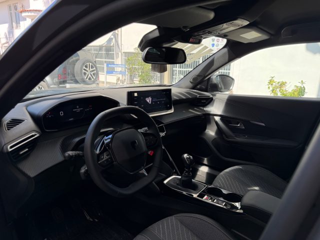 PEUGEOT 2008 usata, con Sensori di parcheggio posteriori