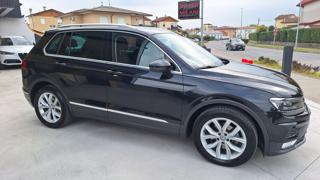 VOLKSWAGEN Tiguan usata, con Autoradio