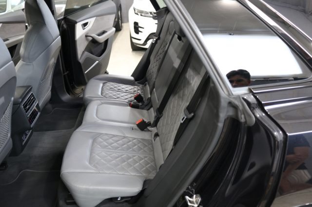 AUDI Q8 usata, con Specchietti laterali elettrici