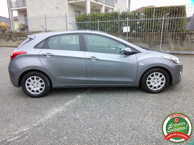 HYUNDAI i30 usata, con Autoradio