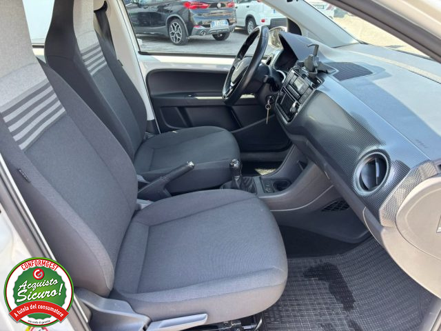 VOLKSWAGEN up! usata, con Autoradio