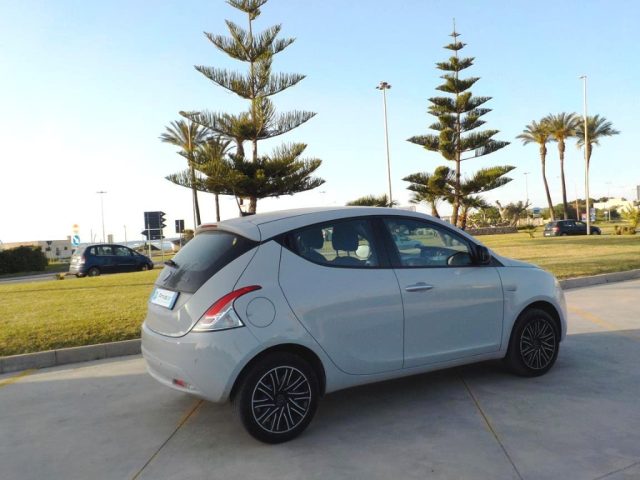 LANCIA Ypsilon usata, con USB