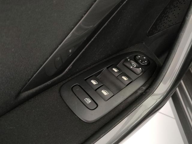 PEUGEOT 2008 usata, con Sedili riscaldati