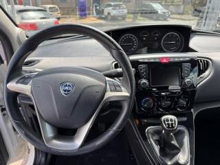LANCIA Ypsilon usata, con Controllo automatico clima