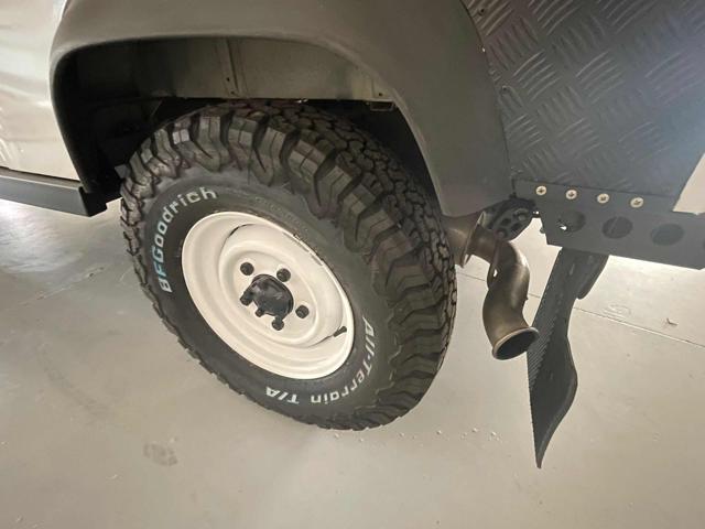 LAND ROVER Defender usata 15