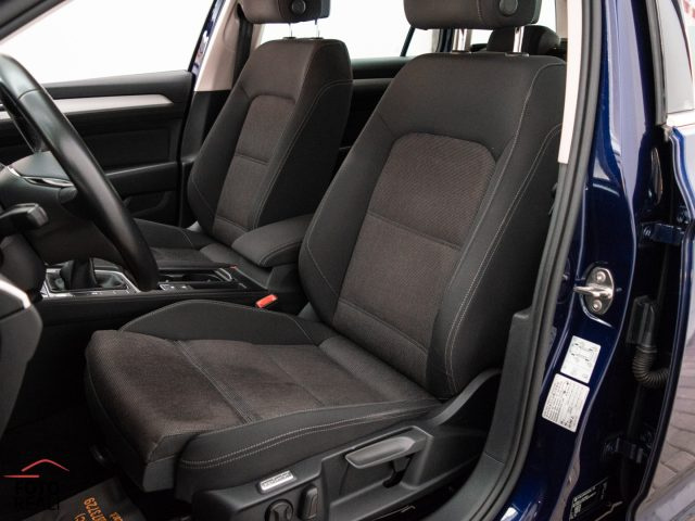 VOLKSWAGEN Passat Variant usata, con Climatizzatore
