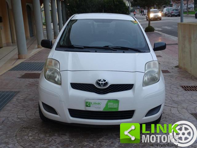 TOYOTA Yaris usata, con Airbag