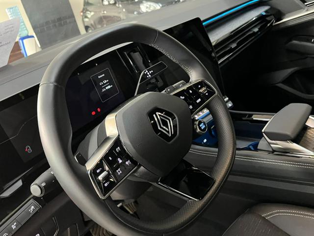 RENAULT Austral usata, con Sistema di navigazione
