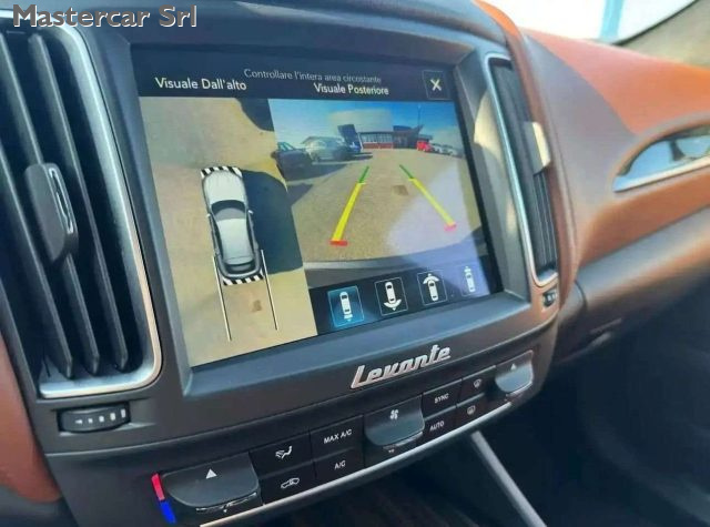 MASERATI Levante usata, con Fendinebbia