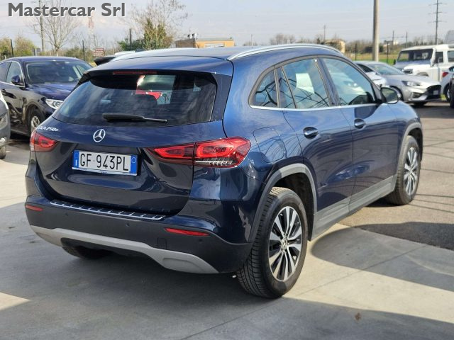 MERCEDES-BENZ GLA 250 usata, con Fari LED