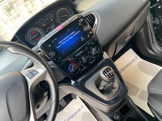 LANCIA Ypsilon usata, con USB