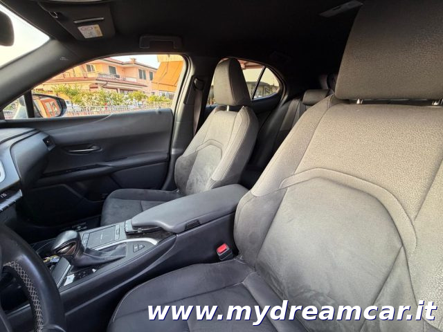 LEXUS UX 250h usata, con Climatizzatore
