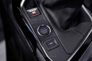 PEUGEOT 5008 usata, con Autoradio digitale