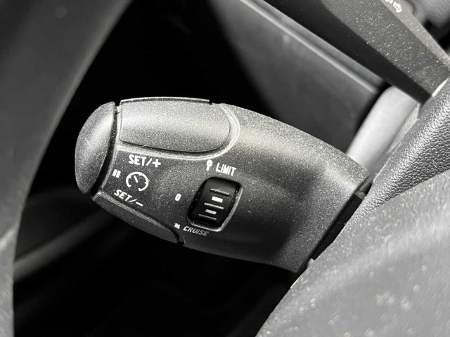 PEUGEOT 208 usata 25