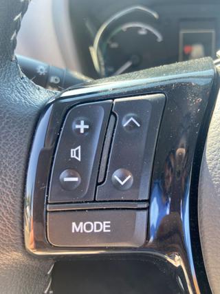 TOYOTA Yaris usata 21