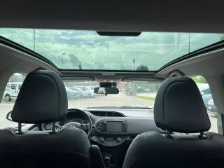TOYOTA Yaris usata, con Luci diurne LED