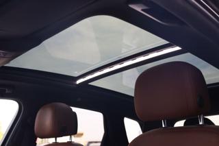 VOLKSWAGEN Touareg usata, con Autoradio