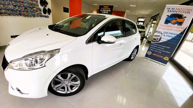 PEUGEOT 208 usata, con USB