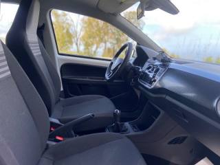 VOLKSWAGEN up! usata, con USB