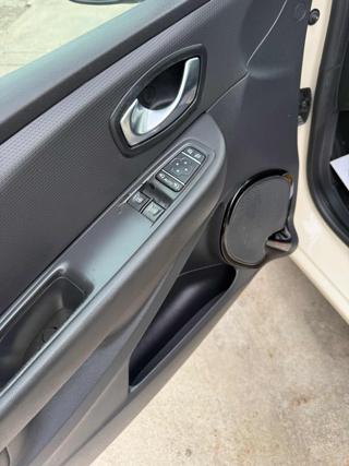 RENAULT Clio usata, con Specchietti laterali elettrici
