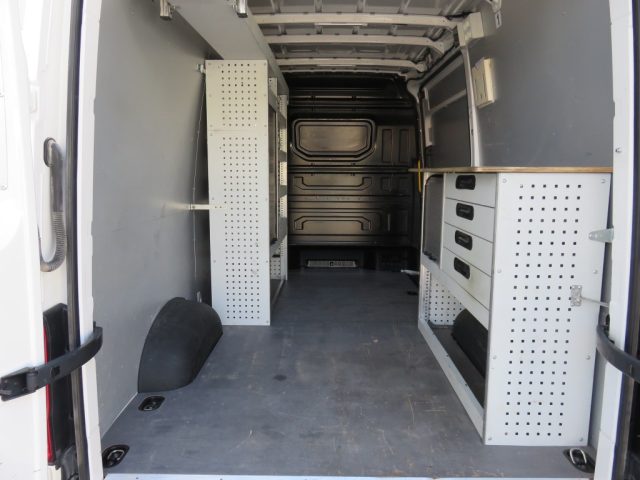 VOLKSWAGEN Crafter usata, con Airbag