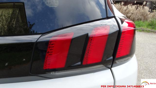PEUGEOT 5008 usata, con Sedile posteriore sdoppiato