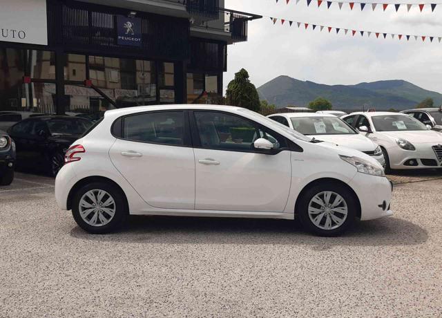 PEUGEOT 208 usata, con Autoradio