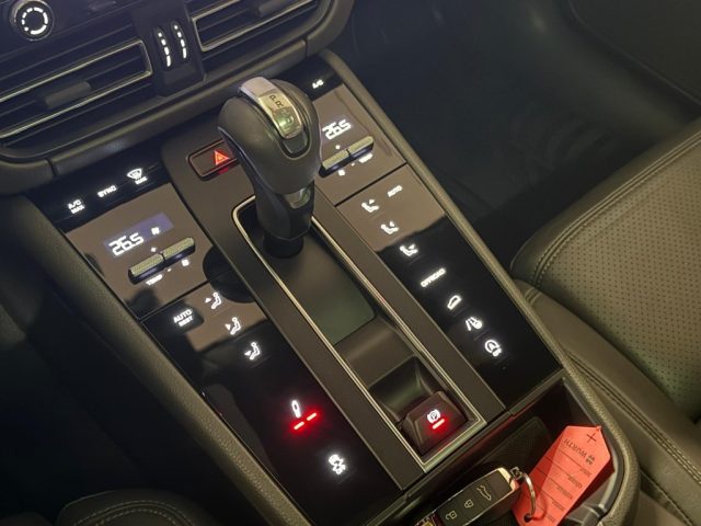 PORSCHE Macan usata, con Fari LED