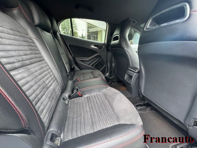 MERCEDES-BENZ GLA 200 usata, con Chiusura centralizzata