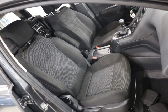 PEUGEOT 5008 usata, con Sensore di luce