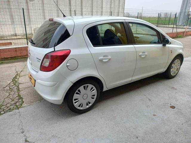 OPEL Corsa usata, con Climatizzatore