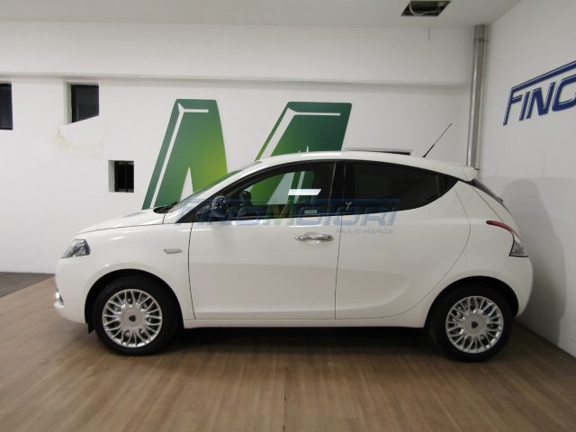 LANCIA Ypsilon usata, con Autoradio