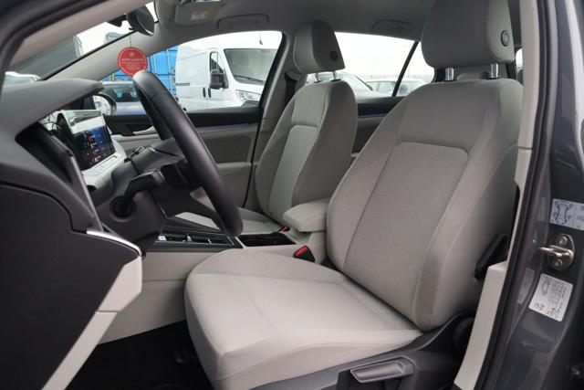 VOLKSWAGEN Golf usata, con Autoradio