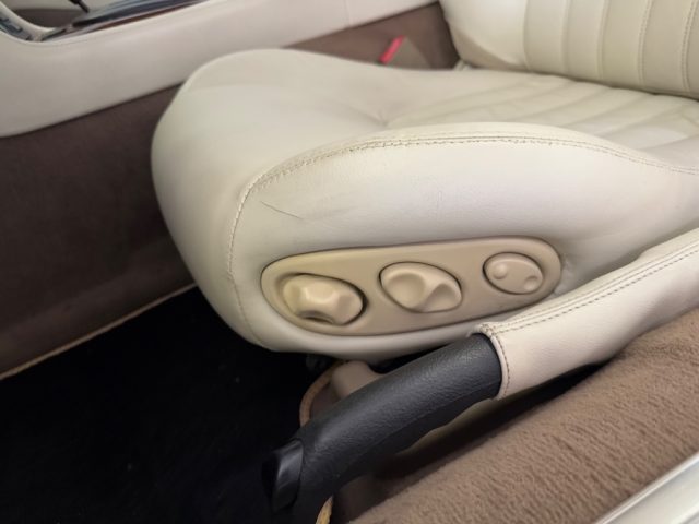 JAGUAR XK8 usata, con Servosterzo