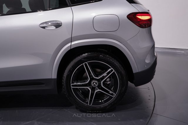 MERCEDES-BENZ GLA 200 usata 39