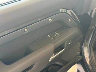 LAND ROVER Defender usata, con Sensori di parcheggio posteriori