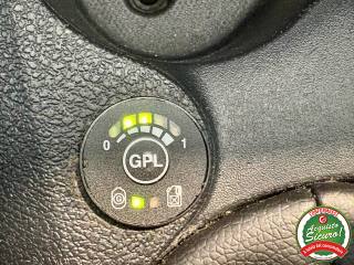 DACIA Sandero usata, con Controllo automatico clima