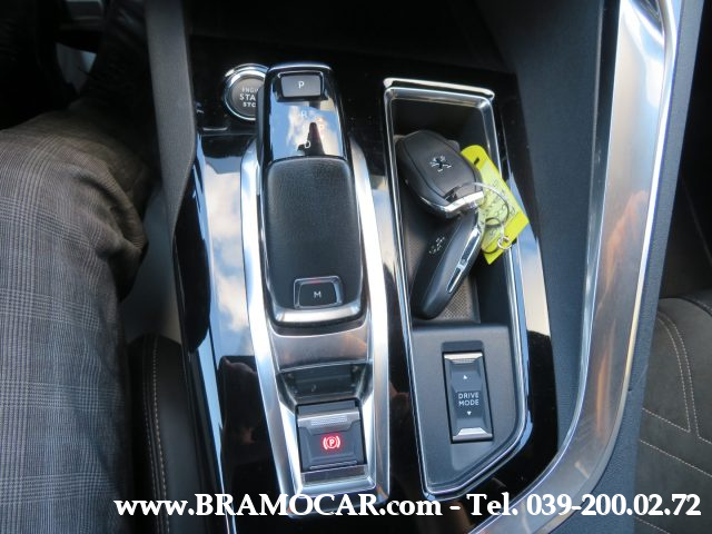 PEUGEOT 3008 usata, con Sedili sportivi